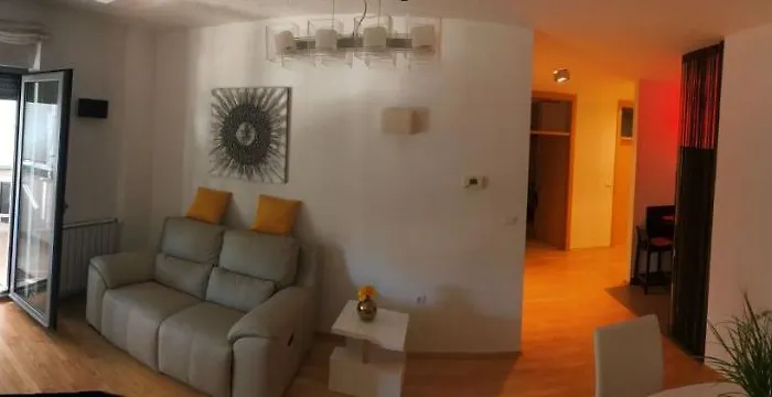 Apartment Angela With Private Garage Slot
